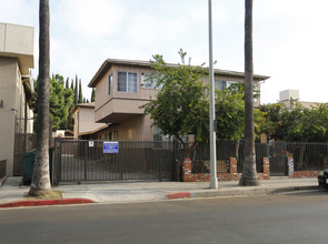 5939 Carlton Way in Los Angeles, CA - Building Photo - Building Photo