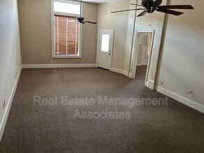 12 Market St in Barnesville, GA - Building Photo - Building Photo