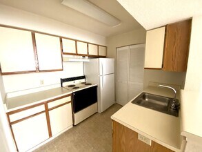 1023 S Hiawassee Rd in Orlando, FL - Building Photo - Building Photo