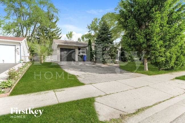 329 Tulsa Ave in Carpentersville, IL - Building Photo - Building Photo