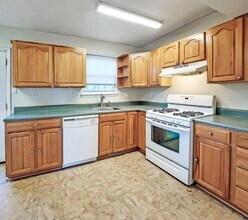 23 King Richard Ct in Rosedale, MD - Building Photo - Building Photo