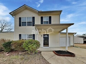 205 N Fuquay Springs Ave, Unit AUCPPE in Fuquay Varina, NC - Building Photo