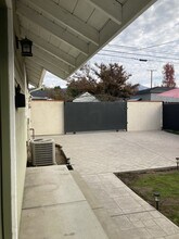 1393 3rd St in La Verne, CA - Foto de edificio - Building Photo