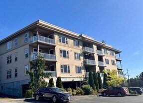 1850 SW Scenic Heights St in Oak Harbor, WA - Building Photo