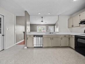 125 Parnell Rd in Hubert, NC - Building Photo - Building Photo