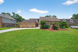 3710 Point Clear Dr in Missouri City, TX - Building Photo - Building Photo