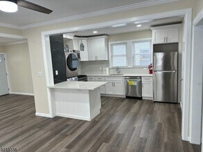 26 Division Ave, Unit First Floor in Belleville, NJ - Building Photo - Building Photo