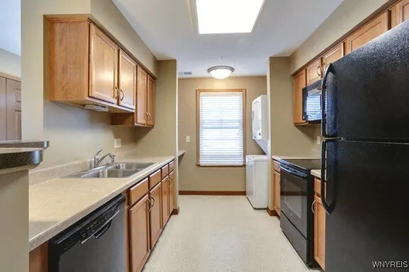 2524 Deer Lakes Dr in Amherst, NY - Building Photo - Building Photo