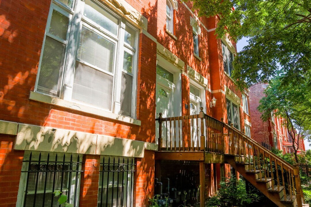 715 S Claremont Ave in Chicago, IL - Building Photo