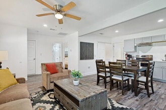 2047 El Paso St in Grand Prairie, TX - Building Photo - Building Photo