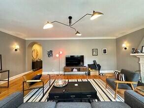 5517 N Kenmore Ave, Unit A05W in Chicago, IL - Foto de edificio - Building Photo