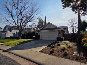 112 Timson Dr in Folsom, CA - Building Photo - Building Photo