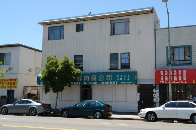 739-741 International Blvd in Oakland, CA - Building Photo - Building Photo