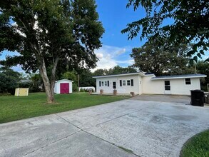 421 Oakland Ave in Belmont, NC - Building Photo - Building Photo