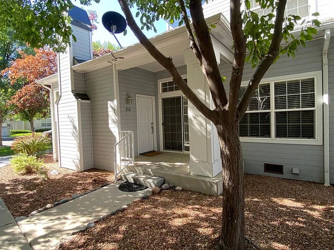 property at 752 Glen Ct