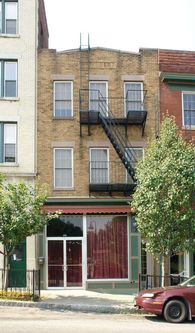 206 Main St in Poughkeepsie, NY - Foto de edificio - Building Photo