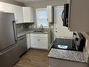 800 Dodson Mill Rd, Unit Apt #7 in Pilot Mountain, NC - Building Photo - Building Photo