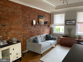 1321 Corbin Pl NE in Washington, DC - Foto de edificio - Building Photo