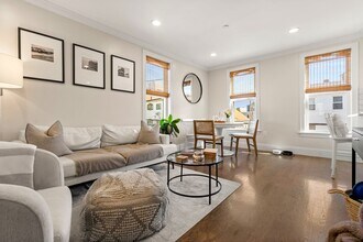 153 Everett St in Boston, MA - Building Photo - Building Photo
