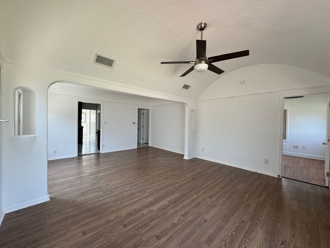 518 Magnolia Ave in Inglewood, CA - Building Photo - Building Photo