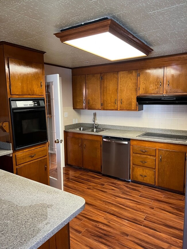 1604 Cook St in High Point, NC - Building Photo - Building Photo