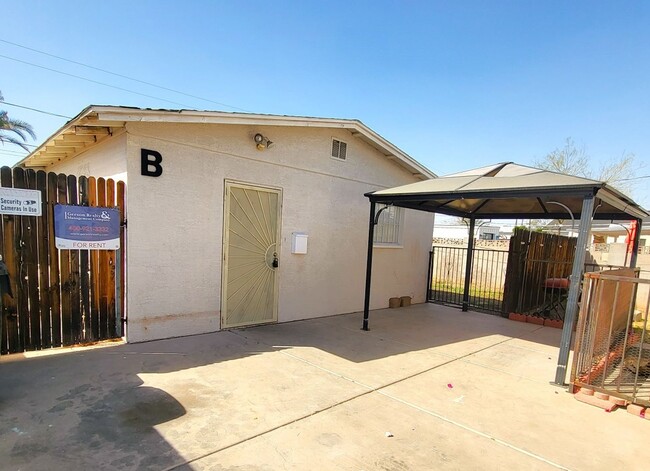 2314 N 12th St in Phoenix, AZ - Foto de edificio - Building Photo