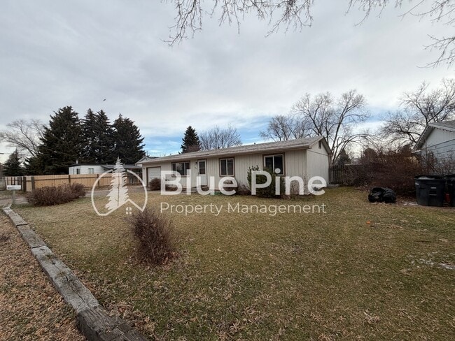 property at 2895 Meadow Ln