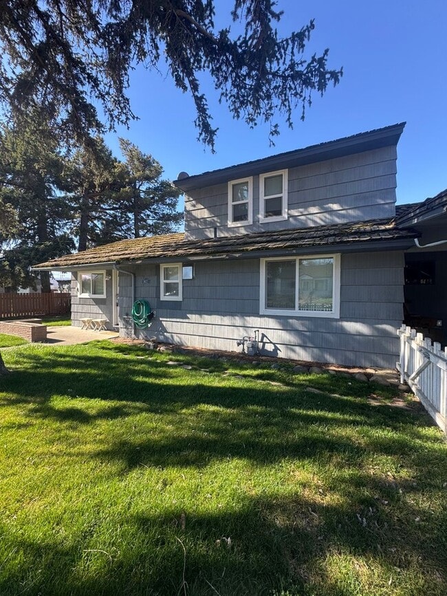 907 N Delphine St in Ellensburg, WA - Building Photo - Building Photo