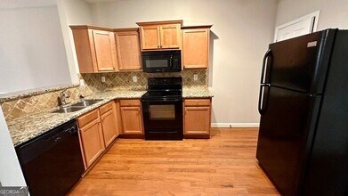 879 Langston Trce in Stone Mountain, GA - Building Photo - Building Photo