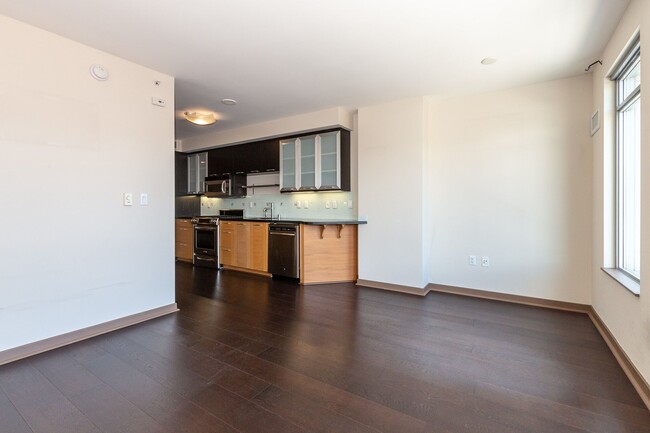 170 King St, Unit 737 in San Francisco, CA - Building Photo - Building Photo