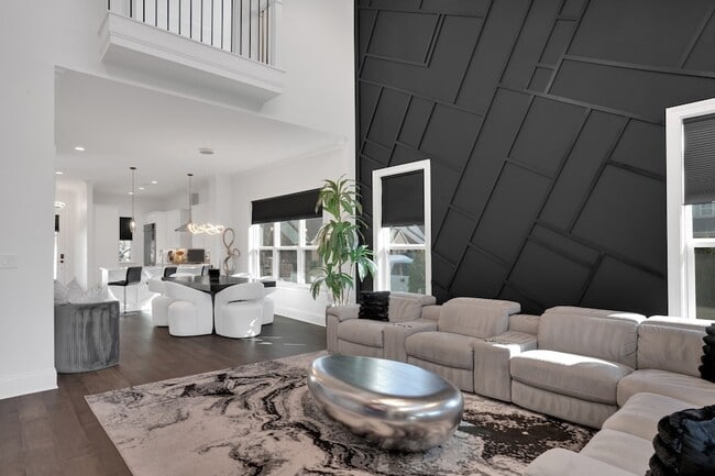 property at 1024 Club View Dr