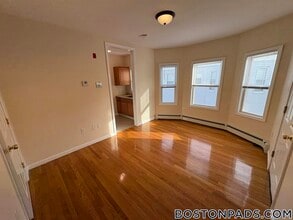 4 Kingsley Terrace in Lynn, MA - Building Photo - Building Photo