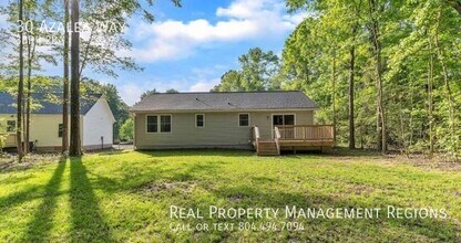 30 Azalea Way in Colonial Beach, VA - Building Photo - Building Photo