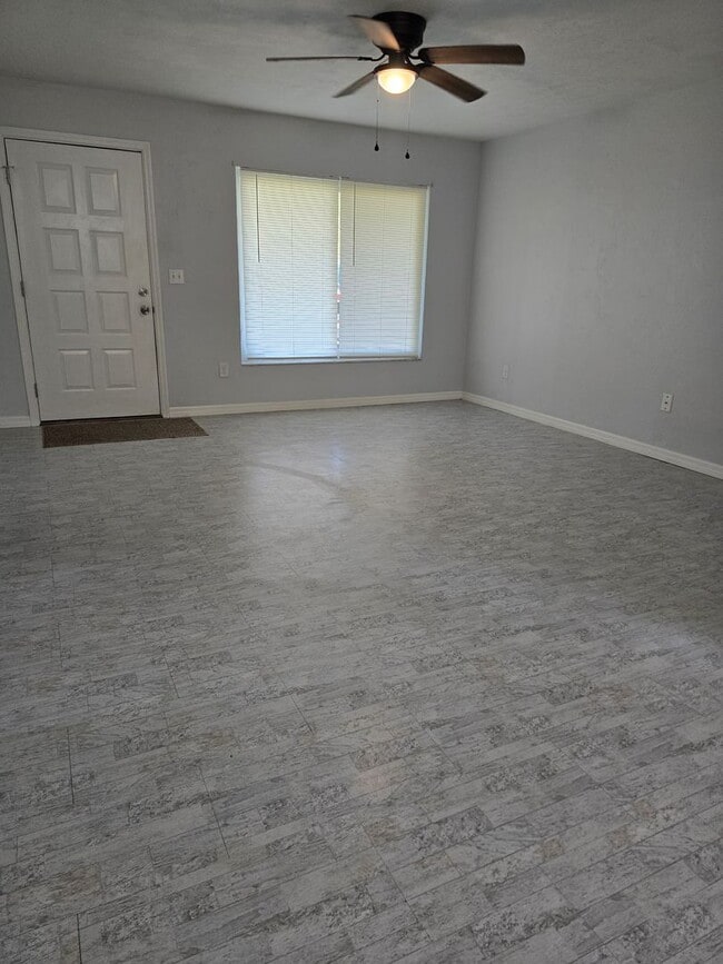 1560 W Pinion Ln in Dunnellon, FL - Building Photo - Building Photo