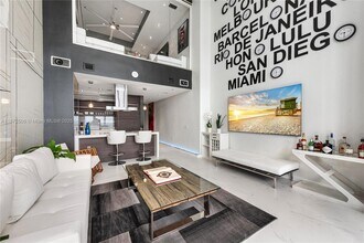 1100 Biscayne Blvd, Unit LPH6105 in Miami, FL - Foto de edificio - Building Photo