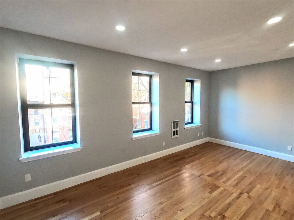 14 E Springfield St, Unit 3 in Boston, MA - Building Photo