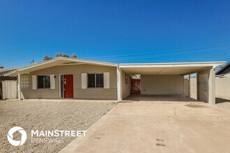 15232 N 24th Pl in Phoenix, AZ - Foto de edificio - Building Photo