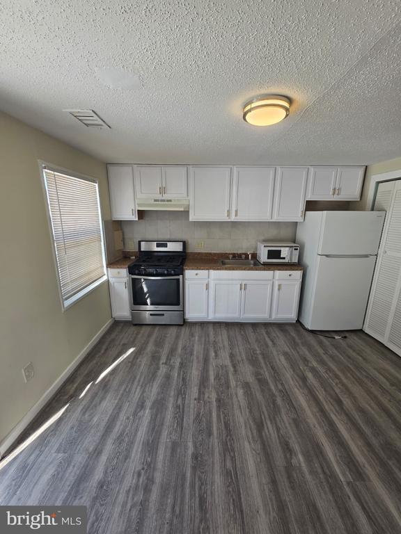 1835 Village Green Dr in Hyattsville, MD - Building Photo - Building Photo