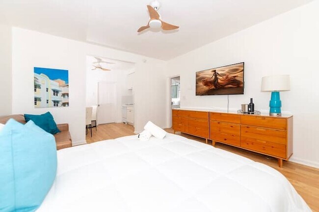 545 Michigan Ave in Miami Beach, FL - Building Photo - Building Photo