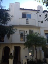 142 Beach Side Ct, Unit Beach Side CT. in Ventura, CA - Foto de edificio - Building Photo