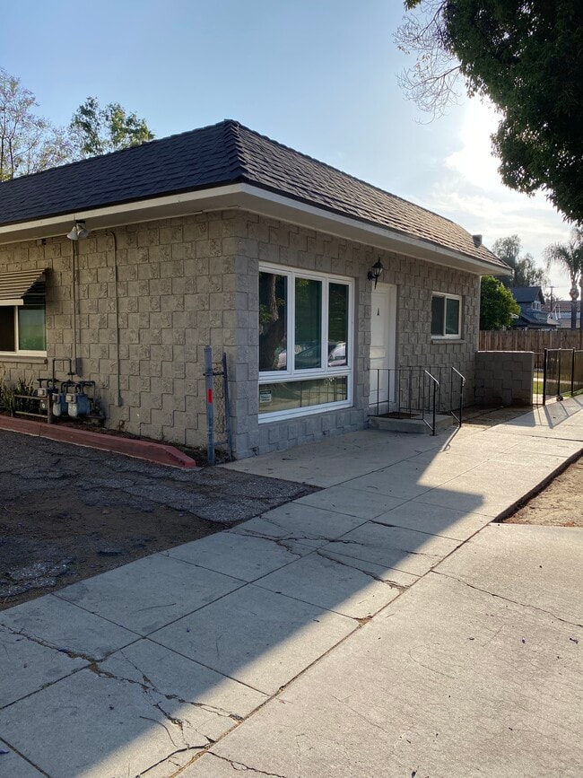 property at 3922 5th St