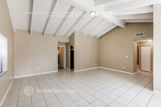 13517 SW 108th St Cir in Miami, FL - Building Photo - Building Photo
