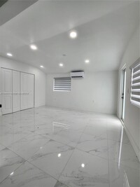 437 NE 70th St in Miami, FL - Building Photo - Building Photo