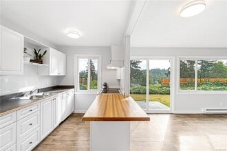 507 Ninth St in Nanaimo, BC - Building Photo - Building Photo