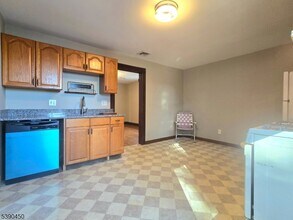 14 Codington St in Raritan, NJ - Building Photo - Building Photo
