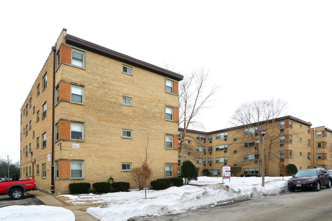 Crain Apartments in Skokie, IL - Foto de edificio