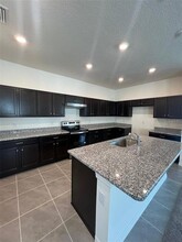 9448 Sanders Pk Pl in Seffner, FL - Building Photo - Building Photo