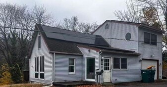 260 Wisteria Ave in Langhorne, PA - Building Photo