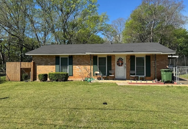 property at 707 Golden Gate Dr