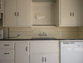 931 Harold Ln in Healdsburg, CA - Building Photo - Building Photo